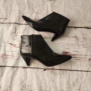 Aquatalia Anya Naplak Patent Leather Booties Size 8.5